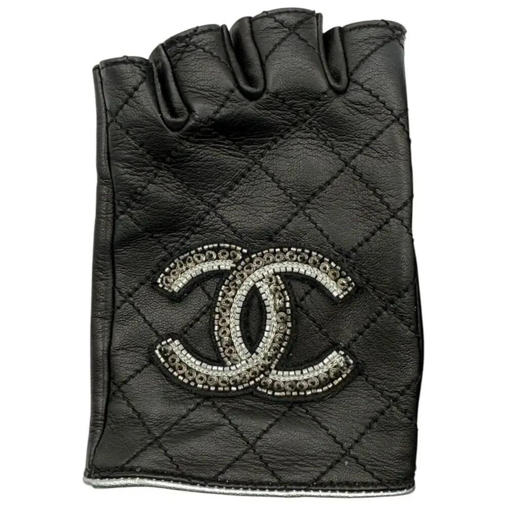 Chanel Quilted Lambskin Beaded CC Fingerless Gloves – Size 7½ – Rare!